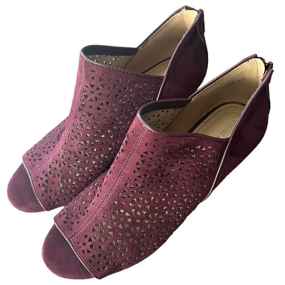 Violet and Red laser cut wedge Style: Sasha new with tags, size 8M - Picture 2 of 15
